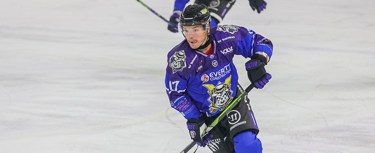 Füchse sichern sich Topscorer der EIHL