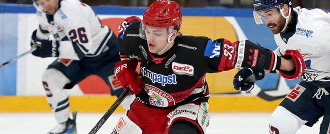 Vertrag verlängert: Oliver Stümpel stürmt weiterhin für den EV Landshut